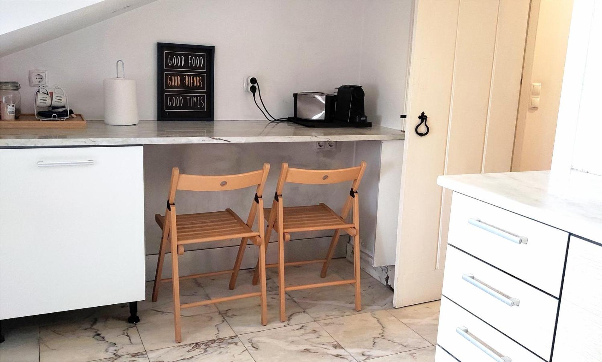 In Lisbon's Bairro Alto In Shared * Lissabon