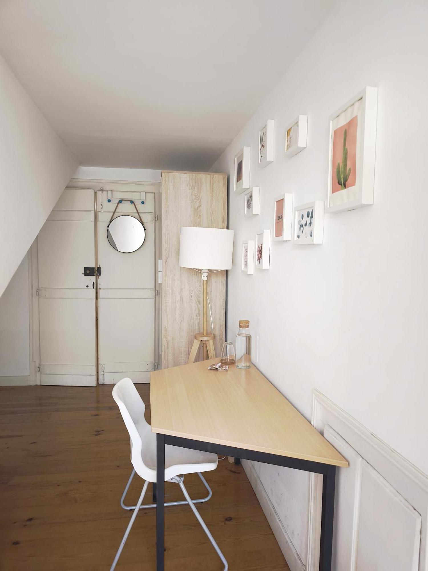 In Lisbon's Bairro Alto In Shared Privatunterkunft