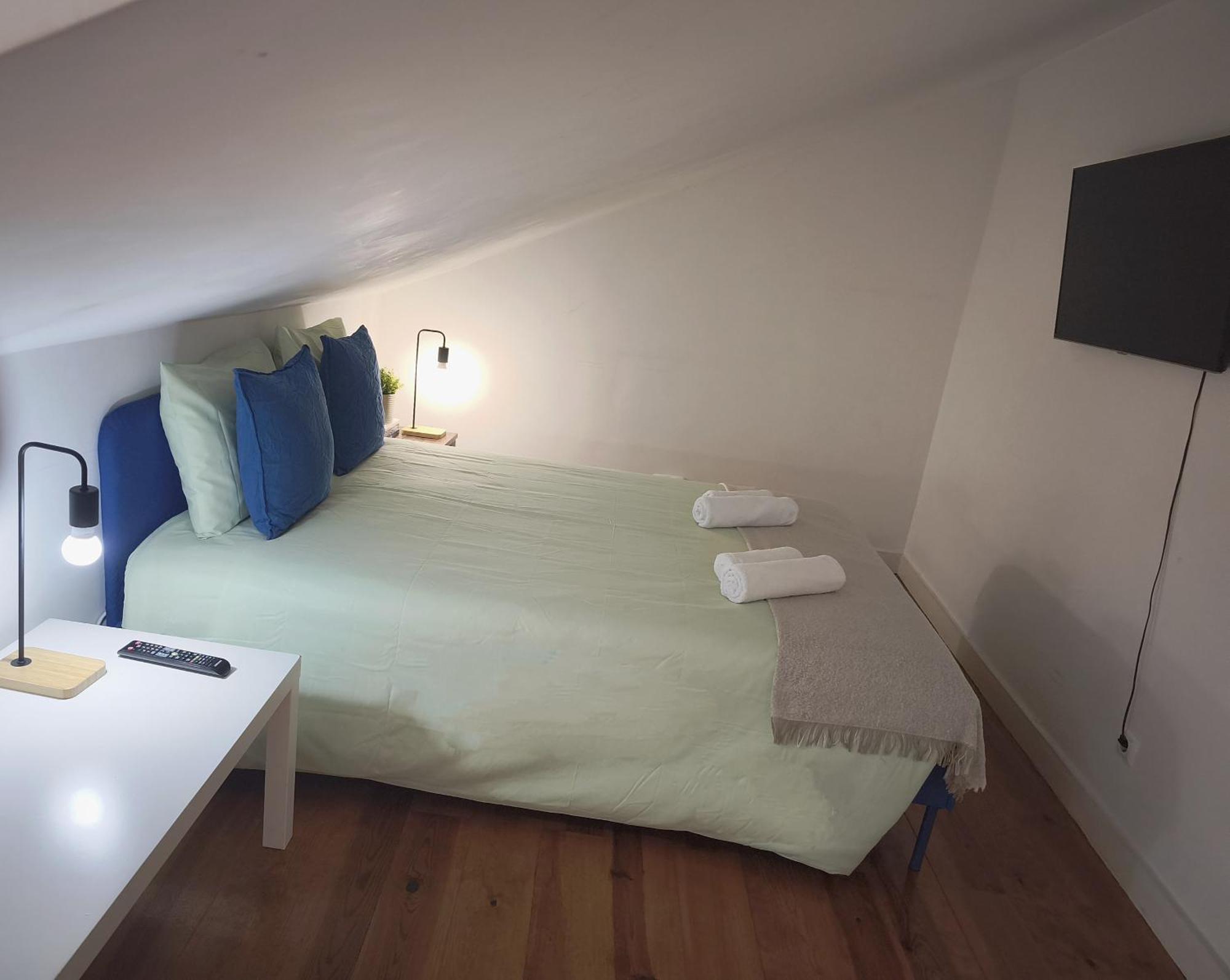 In Lisbon's Bairro Alto In Shared Privatunterkunft
